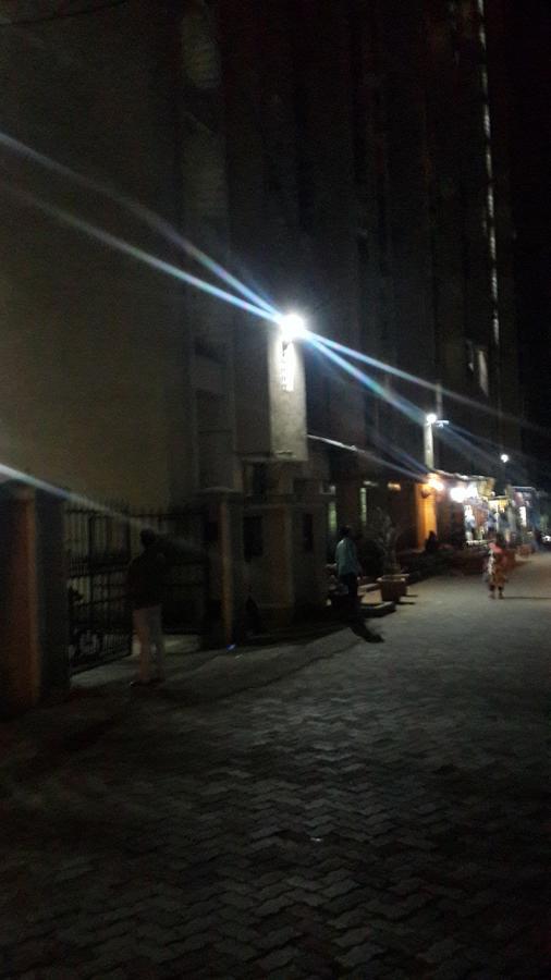 Galaxy Apartment Mumbai Bagian luar foto